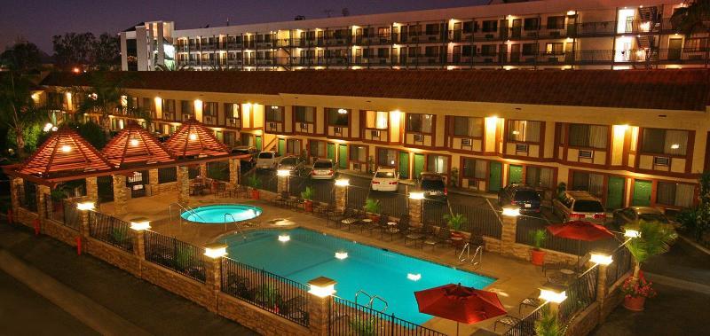 Tropicana Inn & Suites Anaheim Eksteriør billede